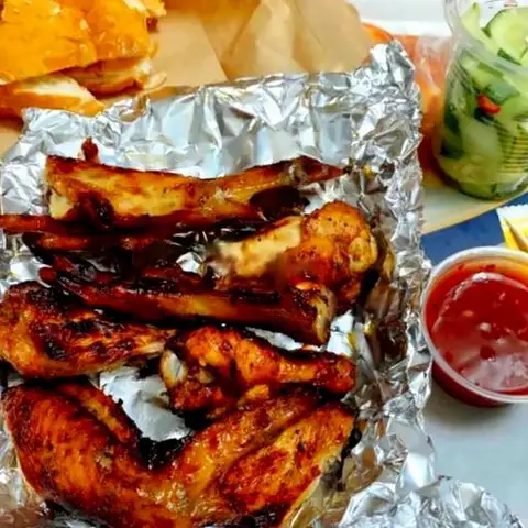 Hình ảnh Combo 2 cánh nướng - 2 chân nướng - 2bánh mì bơ nướng + Trà chanh