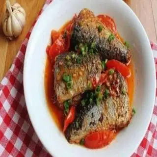 Hình ảnh Cơm cá nục kho cà