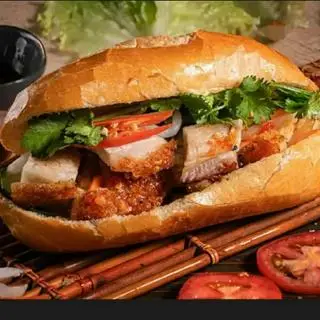 Hình ảnh Bánh mì heo quay đặc biệt