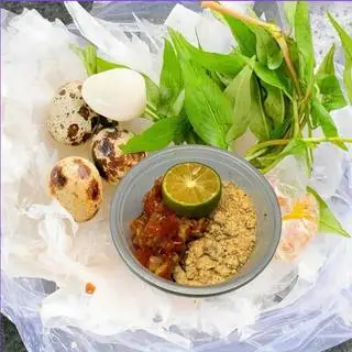 Hình ảnh Chấm muối sặc tắc sa tế tỏi - trứng