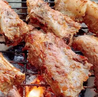 Hình ảnh Cơm sườn cây nướng sả ớt