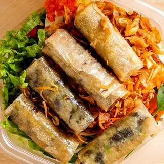 Hình ảnh Bún trộn chả giò nhân thịt heo