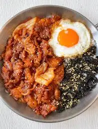 Hình ảnh Cơm ba rọi kim chi