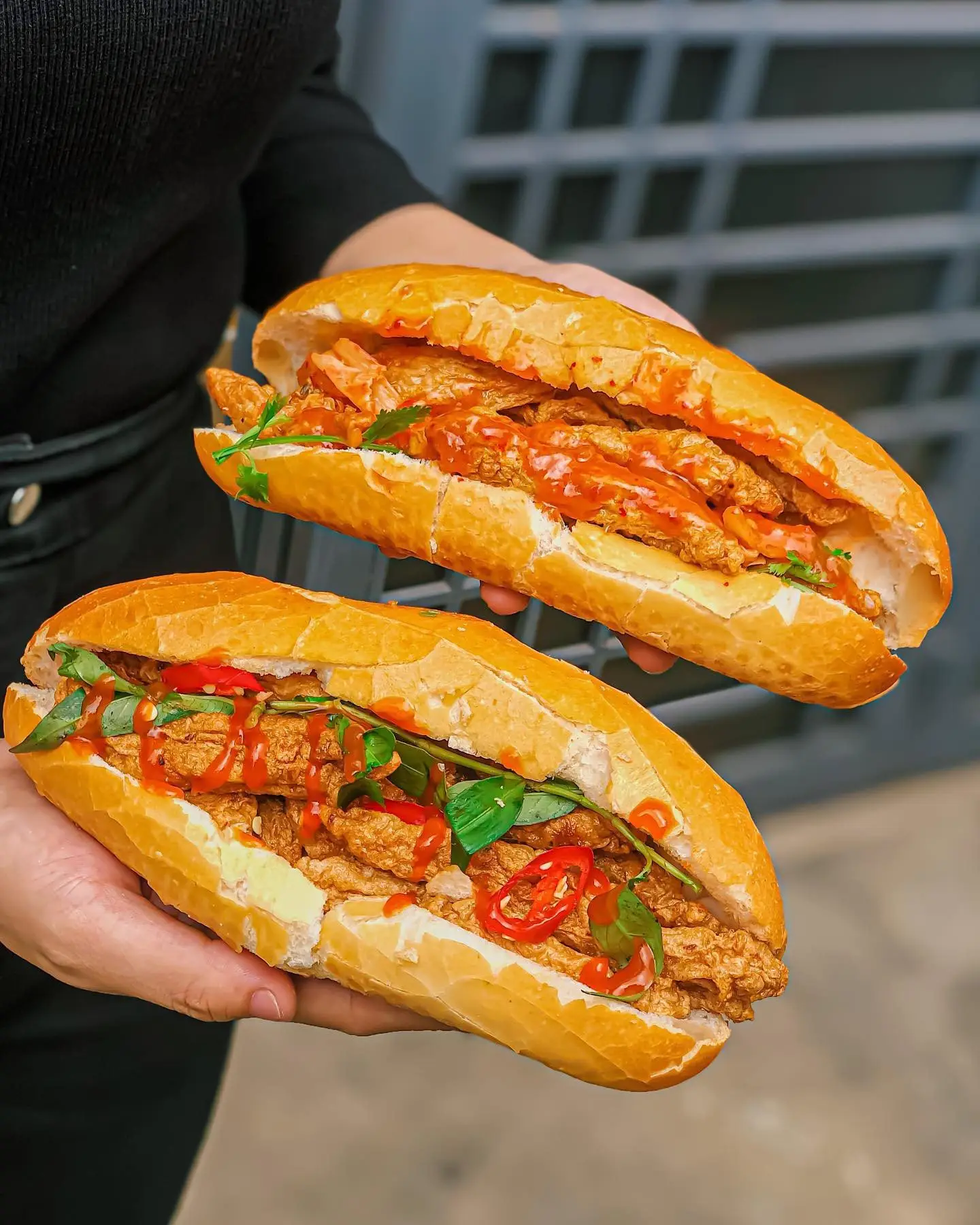 Hình ảnh Bánh mì chả cá nóng