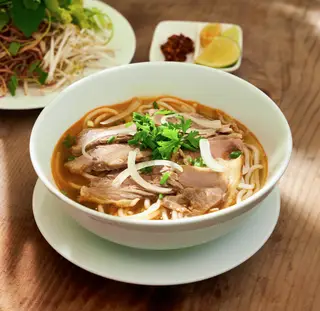 Hình ảnh Bún bò tái
