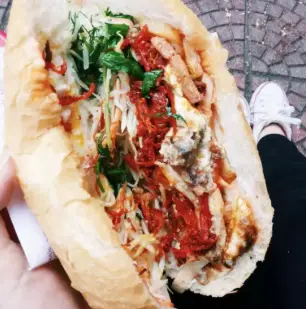 Hình ảnh Bánh mì trứng - bò khô