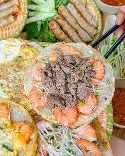 Hình ảnh Bánh xèo tôm - bò