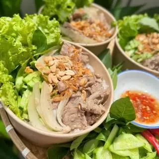 Hình ảnh Bún thịt bò xào - thêm bò
