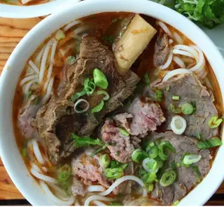 Hình ảnh Bún bò Huế đặc biệt