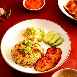 Hình ảnh Cơm Chiên Cay Xá Xíu