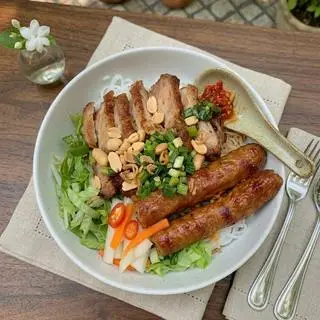 Hình ảnh Bún thịt nướng - nem