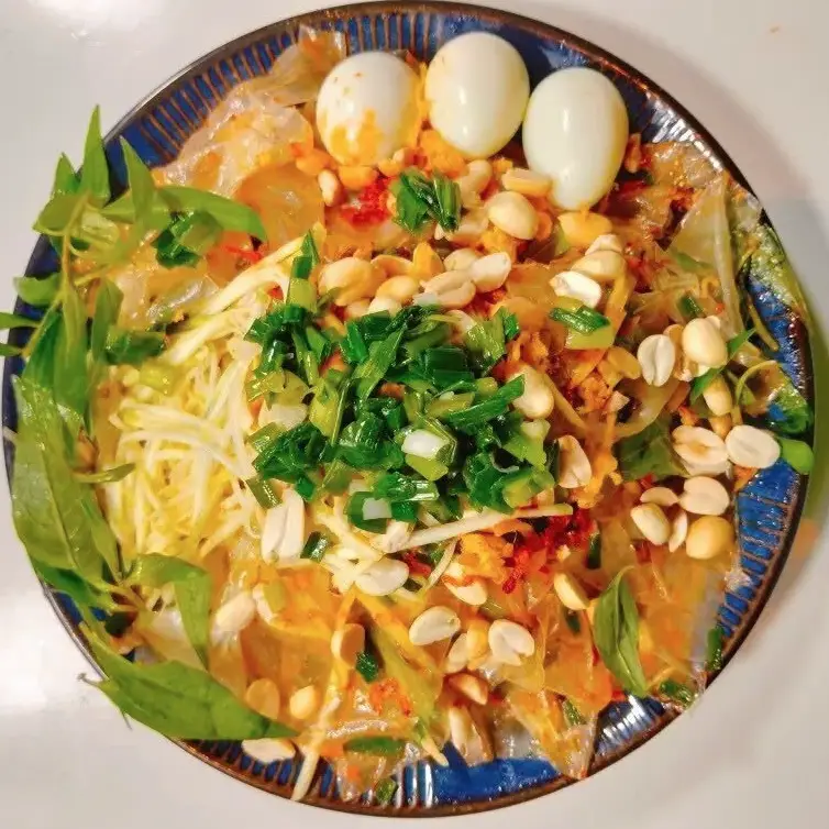 Hình ảnh Bánh tráng trộn phơi sương mở hành 