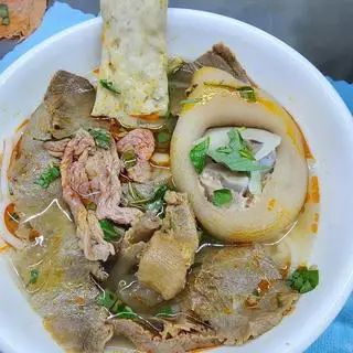 Hình ảnh Bún bò nạm giò chả