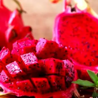 Hình ảnh Khay thanh long đỏ ngọt