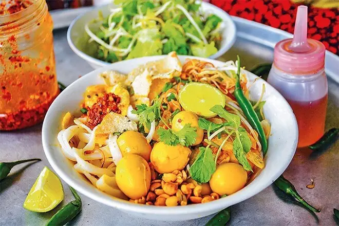 Hình ảnh Mỳ quảng thập cẩm