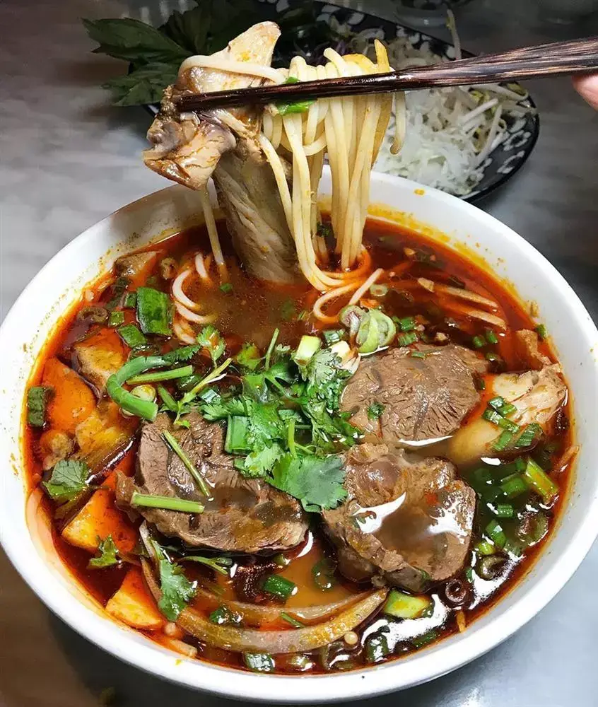 Hình ảnh Bún bò nạm