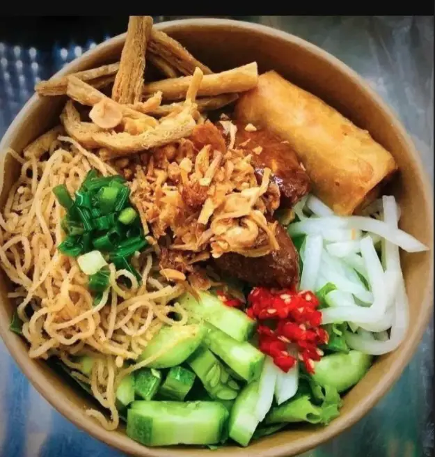 Hình ảnh Bún nem nướng chay