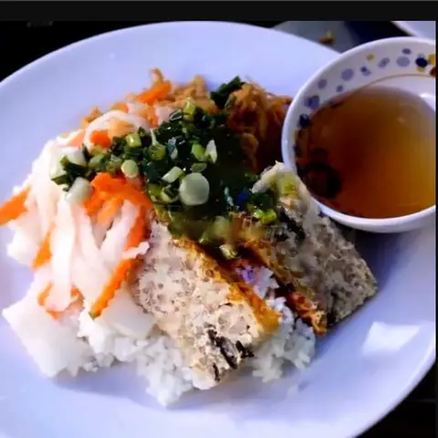 Hình ảnh Combo Cơm tấm thập cẩm + Sâm bí đao hạt chia