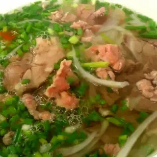 Hình ảnh Phở bò tái lăn