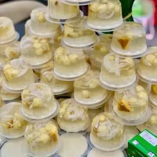 Hình ảnh Rau câu dừa sen flan