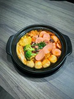Hình ảnh Mì kim chi xúc xích