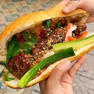 Hình ảnh Bánh mì thịt nướng vị xưa