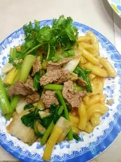 Hình ảnh Nui xào bò