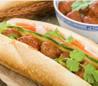 Hình ảnh Bánh mì xíu mại