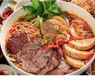 Hình ảnh Bún bò Huế đặc biệt