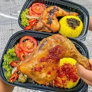 Hình ảnh Cơm rang đùi gà