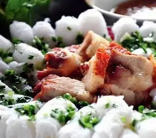 Hình ảnh Bánh hỏi heo quay