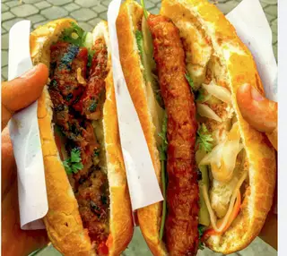 Hình ảnh Bánh mì trứng nem nướng
