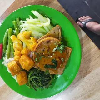 Hình ảnh Cơm thập cẩm chả nấm đông cô chay