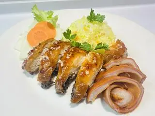 Hình ảnh Cơm gà sốt mắm tỏi - bao tử om nước dừa - G3