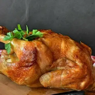 Hình ảnh Gà nướng bơ ớt không cay cắt nhỏ