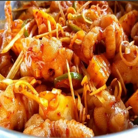 Hình ảnh Amber Ăn Gì? - Nguyễn Hữu Cảnh