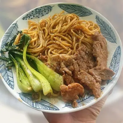 Hình ảnh Mì ý bò phi lê xốt tiêu