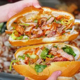 Hình ảnh Bánh mì heo quay đặc biệt (30k)