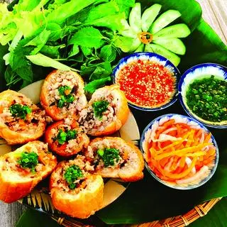 Hình ảnh Bánh mì hấp thịt bì - nhỏ