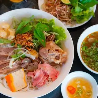 Hình ảnh Bún bò trộn