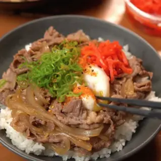 Hình ảnh Cơm bò Nhật Bản