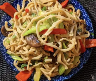Hình ảnh Mì tươi trộn khô chay