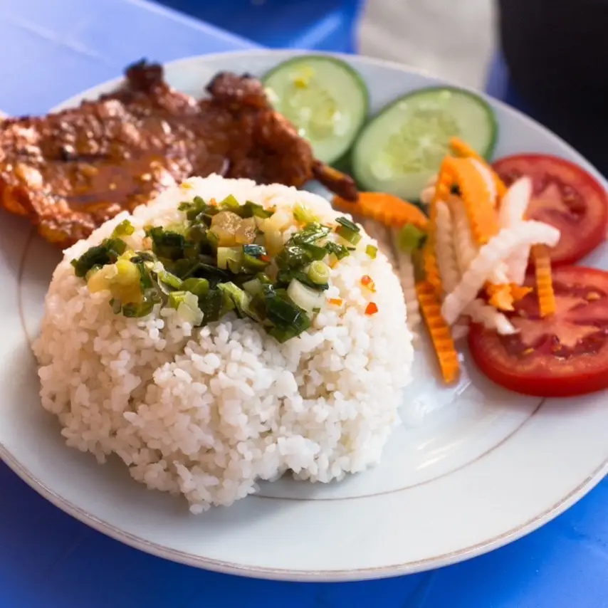 Hình ảnh Cơm Tấm Đêm Linh - Phạm Văn Đồng