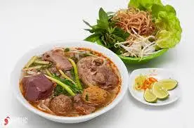 Hình ảnh Bún bò tái giò
