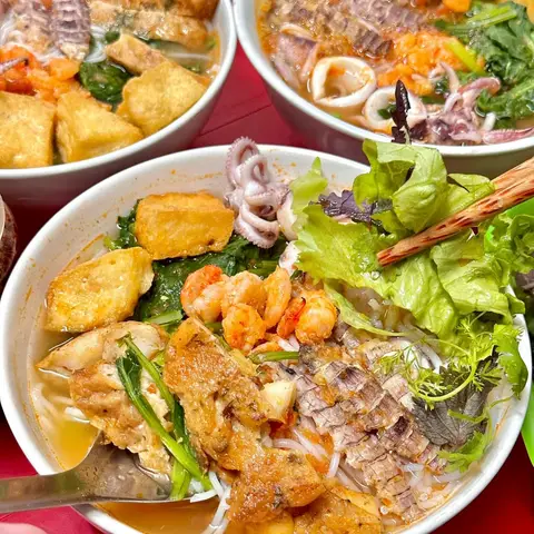 Hình ảnh Chiến Tây - Bún Hải Sản Sốt Chanh Leo - Tô Hiệu Nhỏ