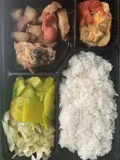 Hình ảnh Cơm thịt kho với trứng 