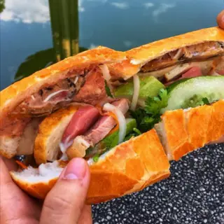 Hình ảnh Bánh mì nem chả
