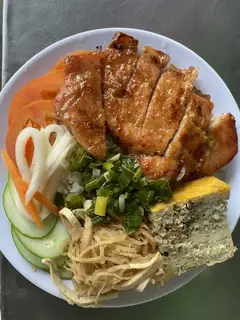 Hình ảnh Cơm sườn bì chả