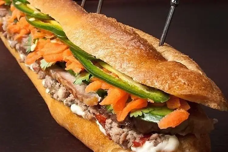 Hình ảnh Bánh Mì Thập Cẩm Đặc Biệt  - Full Topping