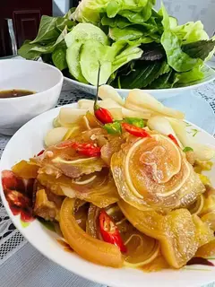 Hình ảnh Bún mắm nêm - tai heo ngâm giấm
